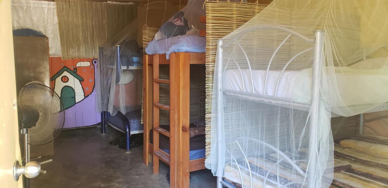 باكالار Hostal Y Camping Las G المظهر الخارجي الصورة